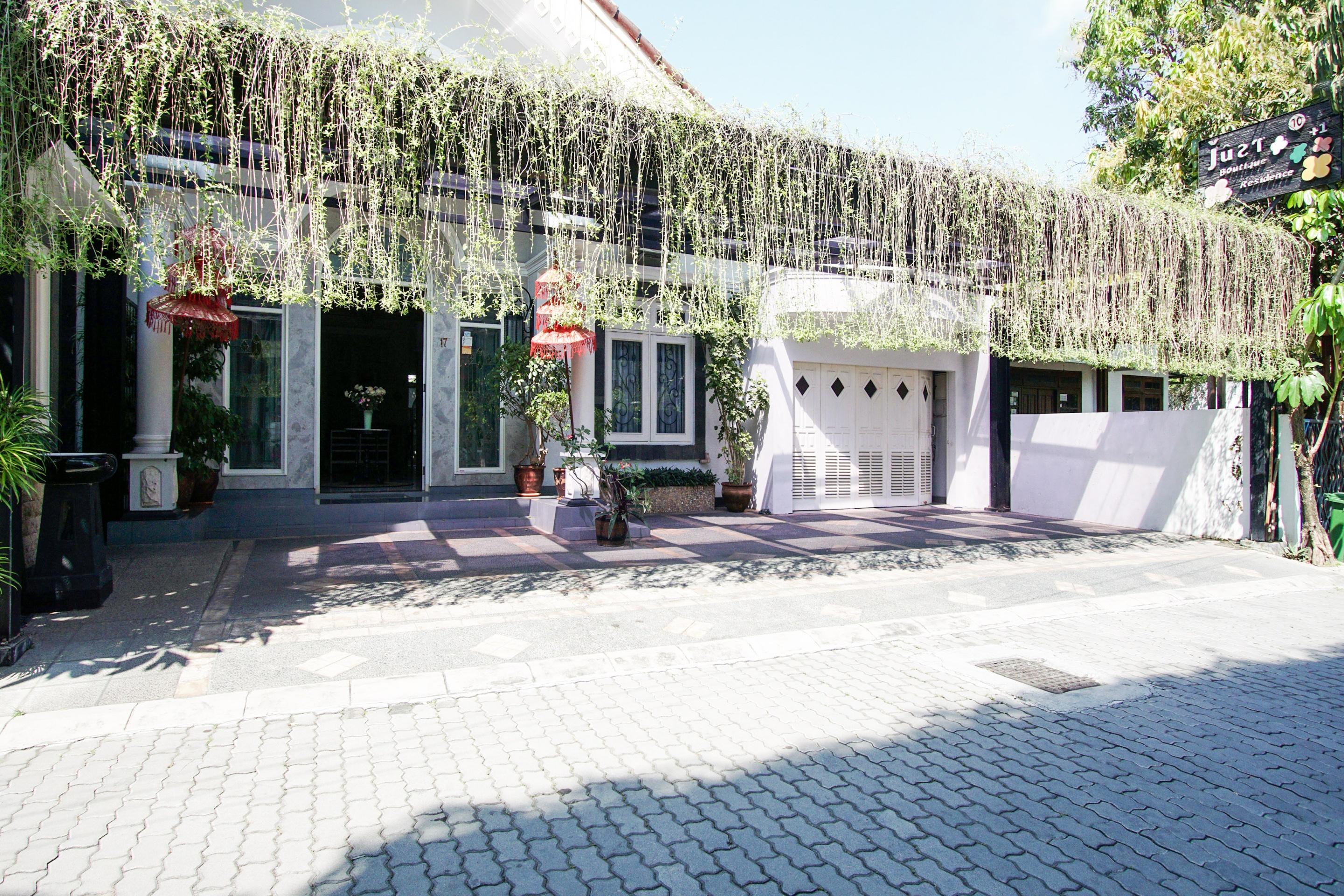 Just 11 Boutique Syariah Mitra Reddoorz Near Ugm Yogyakarta Hotell Kejayan Exteriör bild