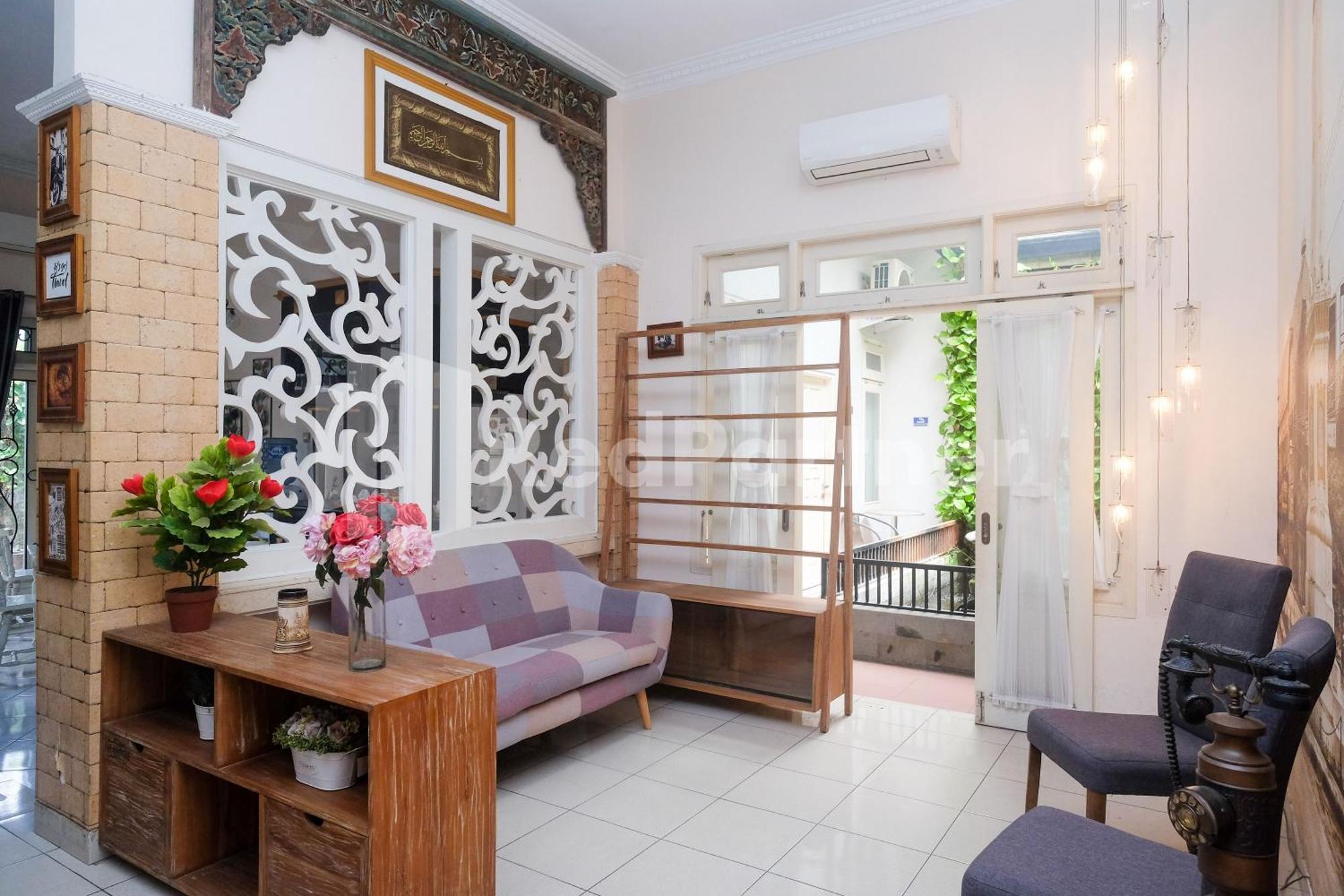 Just 11 Boutique Syariah Mitra Reddoorz Near Ugm Yogyakarta Hotell Kejayan Exteriör bild